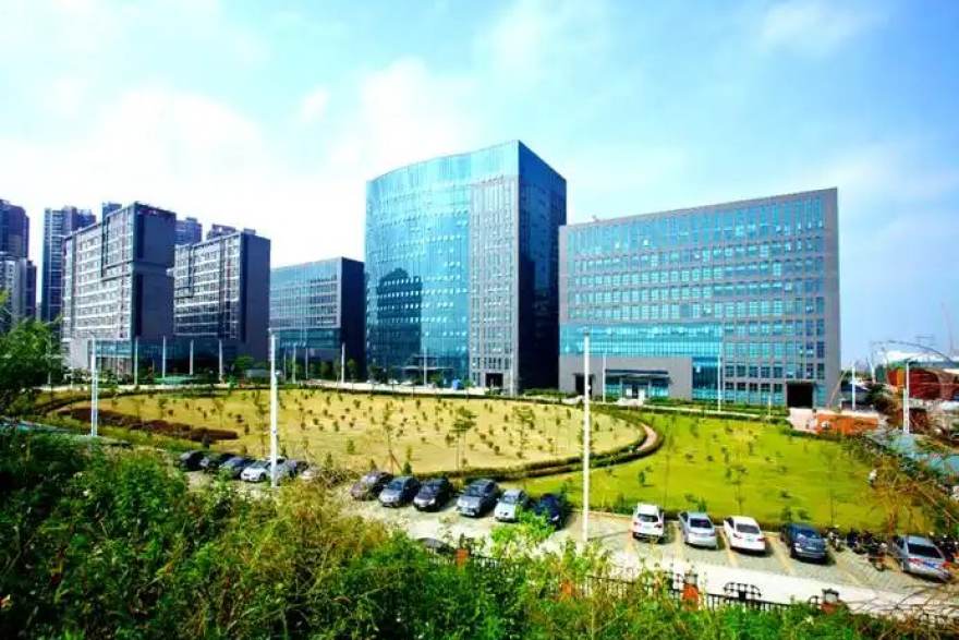 从社区讨论数据看球迷观点分布：人人体育社区话题参与度解读